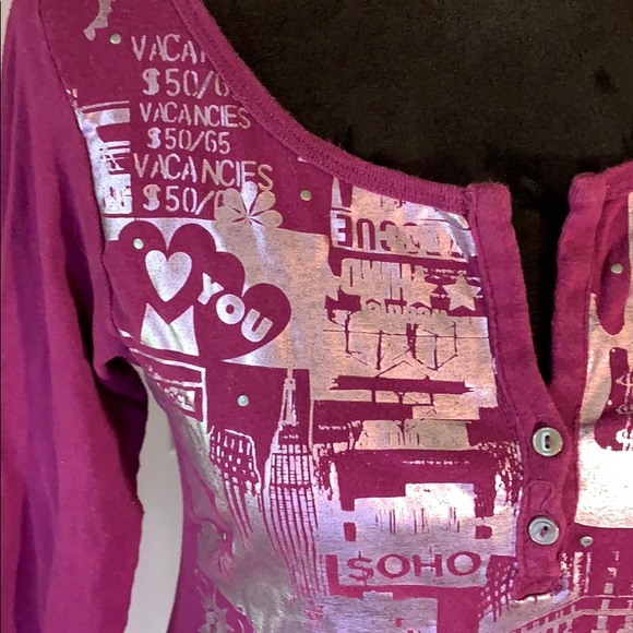 DKNY  jeans small long sleeve NYC tee - Picture 3 of 7